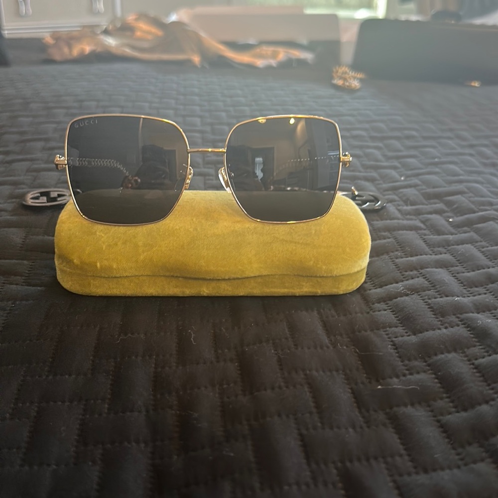 Gucci Sunglasses with Chain